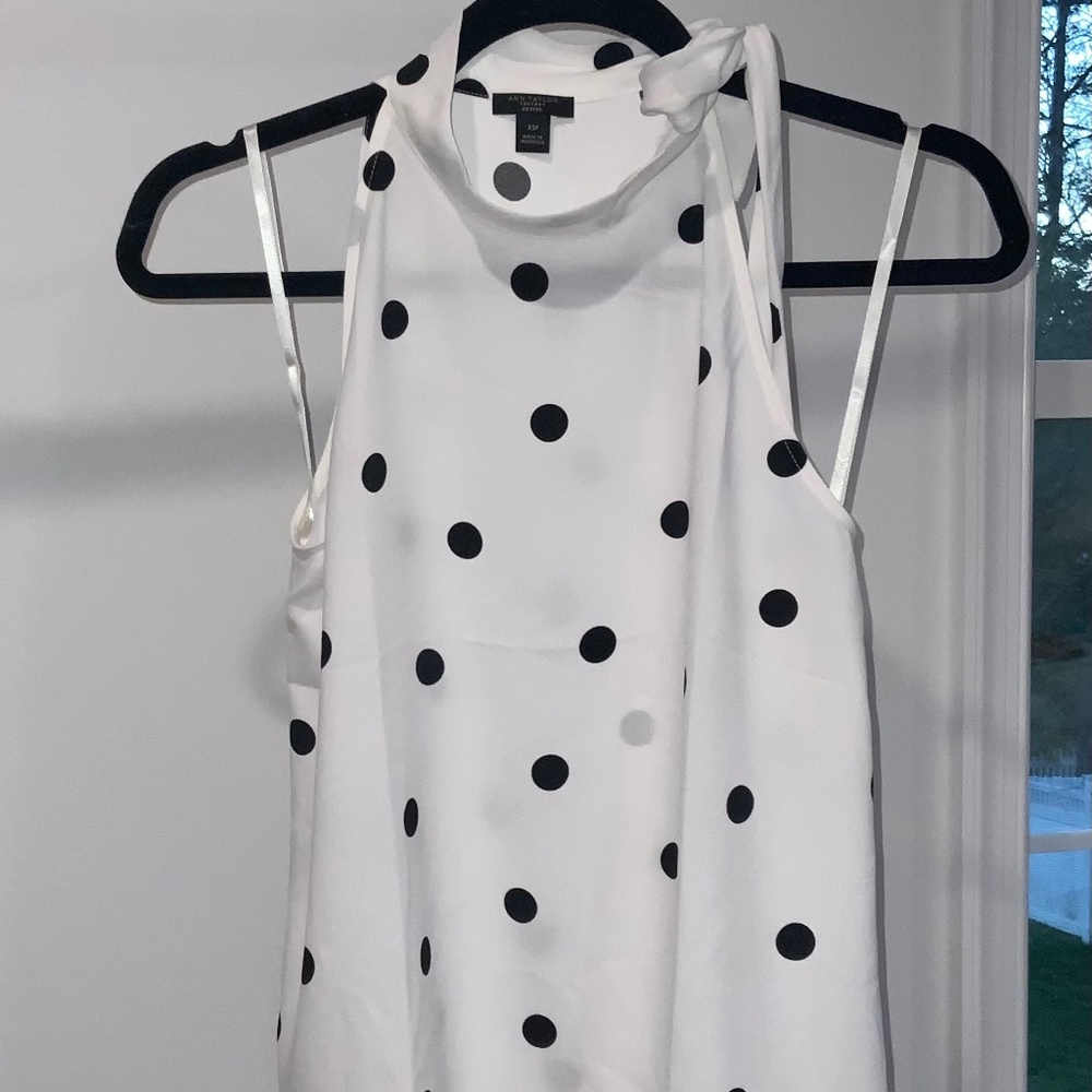 ANN TAYLOR - HIGH NECK - BLACK AND WHIE POLKA DOT TANK - SIZE XSP